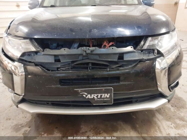 JA4AZ3A3XJZ004360 Mitsubishi Outlander Se
