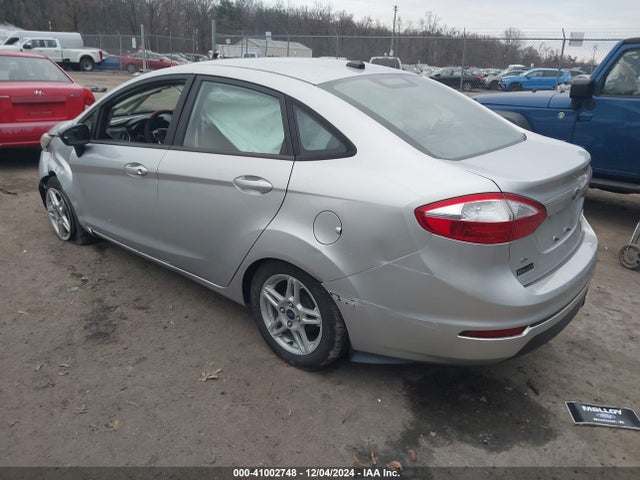 Ford FIESTA SE 2018 3FADP4BJ3JM123340 Image 3