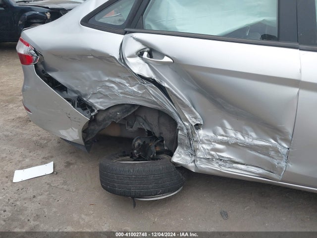 Ford FIESTA SE 2018 3FADP4BJ3JM123340 Image 6
