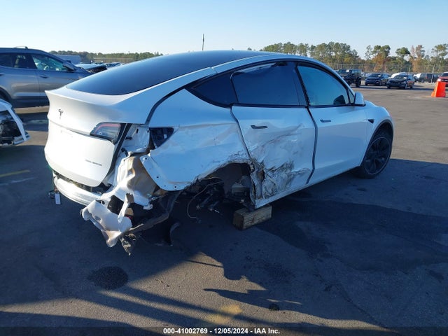 2021 TESLA MODEL Y 5YJYGDEE1MF174869 Photo 3