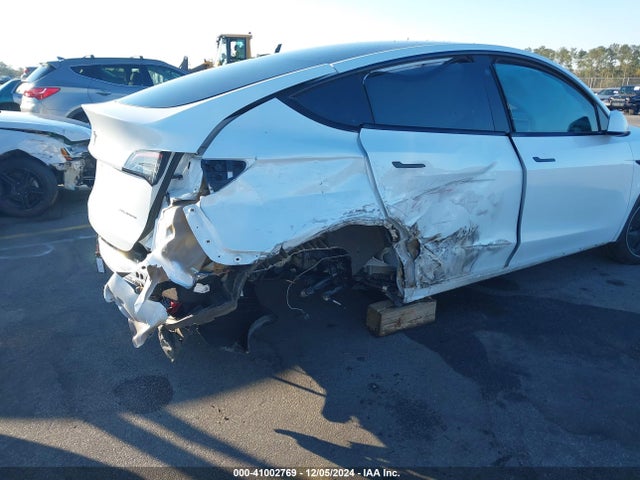 2021 TESLA MODEL Y 5YJYGDEE1MF174869 Photo 5