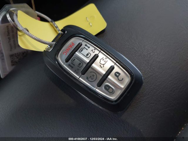2C4RC1L70PR599172 Chrysler Pacifica Hybrid Touring L
