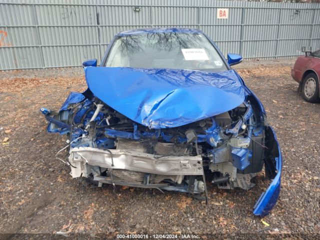NMTKHMBX6LR104270 Toyota C-HR LE