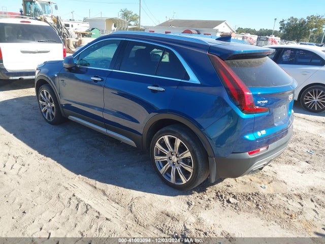 2019 CADILLAC XT4 1GYFZCR45KF144502 Photo 2