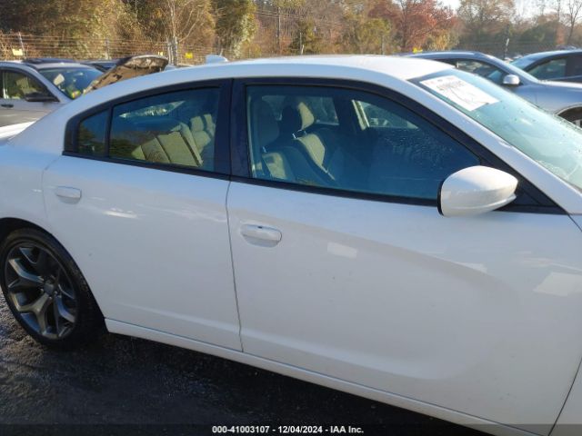 2C3CDXHG4FH863212 Dodge Charger Sxt