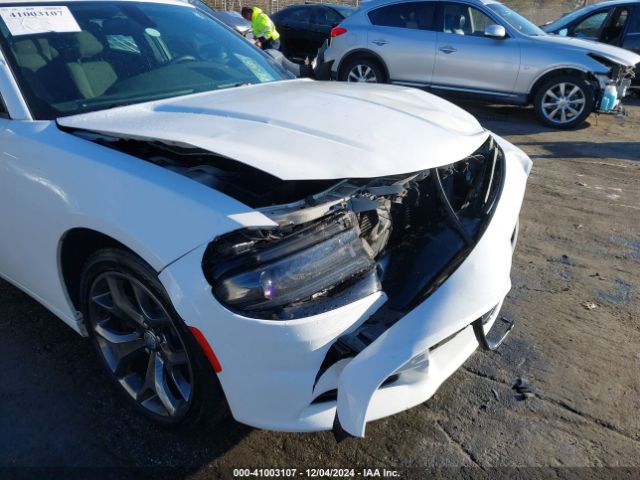 2C3CDXHG4FH863212 Dodge Charger Sxt