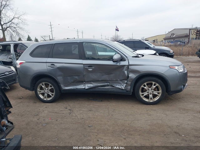Mitsubishi Outlander Se 2015 JA4AZ3A39FZ007936 Image 13