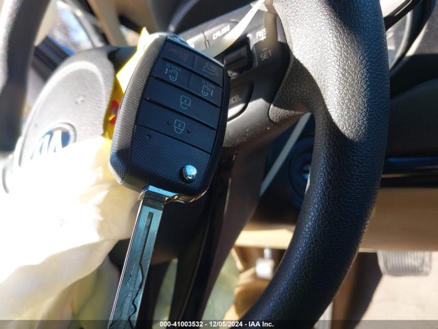 KIA SEDONA LX 2020 KNDMB5C16L6618938 Image 11