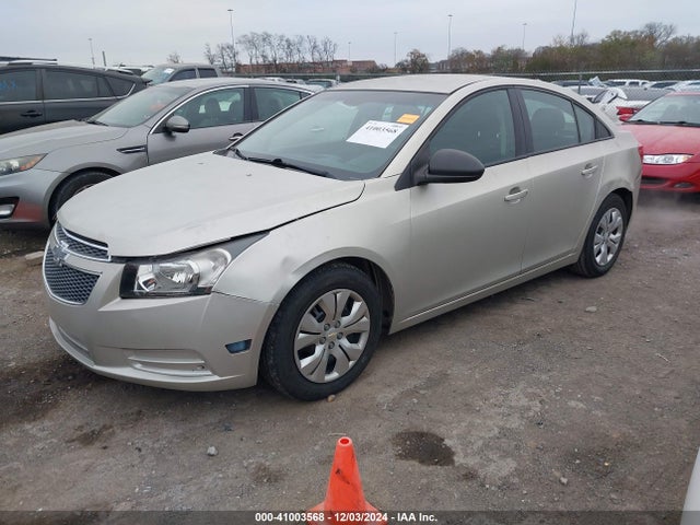 Chevrolet Cruze Ls Auto 2014 1G1PA5SH4E7234113 Image 2
