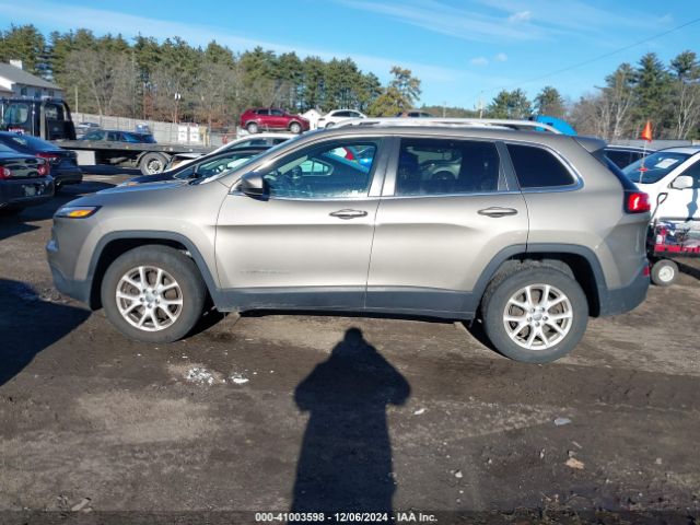1C4PJMCS4GW280528 Jeep Cherokee Latitude