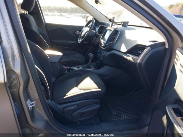 1C4PJMCS4GW280528 Jeep Cherokee Latitude