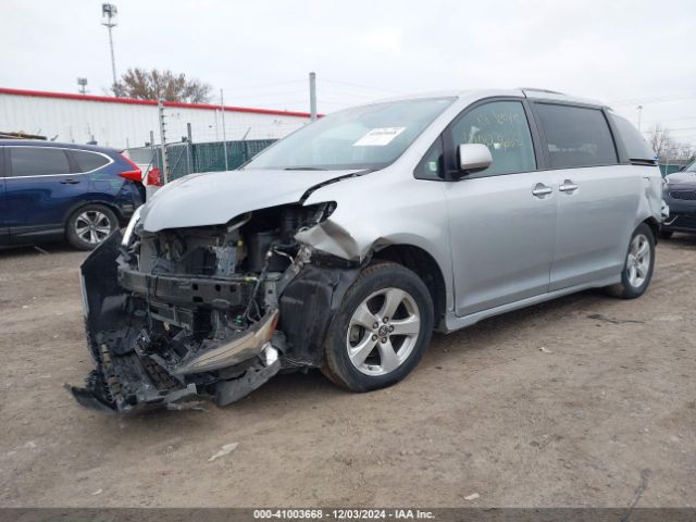 5TDKZ3DC6LS050925 Toyota SIENNA LE
