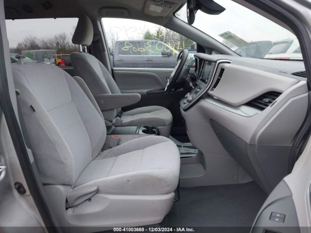 5TDKZ3DC6LS050925 Toyota SIENNA LE