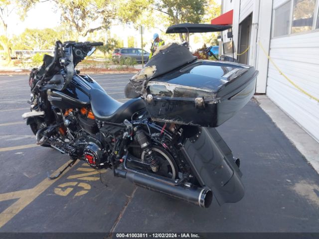 2022 HARLEY-DAVIDSON FLHX 1HD1KBC10NB611879 Photo 2