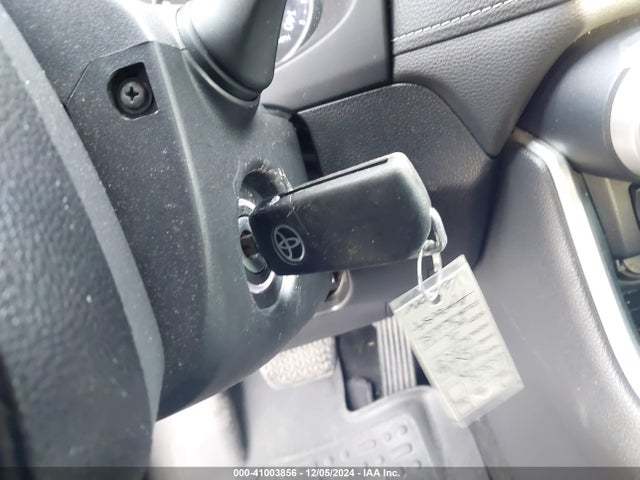 Toyota RAV4 LE 2019 JTMH1RFV5KD042330 Image 11