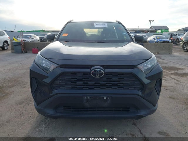 Toyota RAV4 LE 2019 JTMH1RFV5KD042330 Image 13
