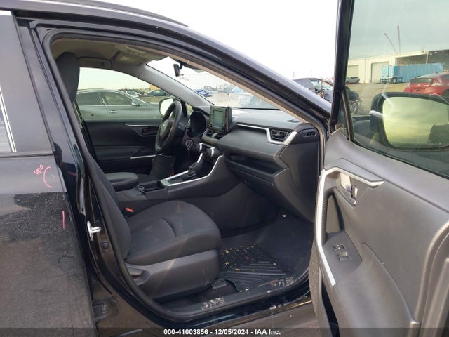Toyota RAV4 LE 2019 JTMH1RFV5KD042330 Image 5