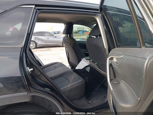 Toyota RAV4 LE 2019 JTMH1RFV5KD042330 Image 8