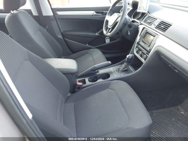1VWAT7A31HC036705 Volkswagen Passat 1.8t S