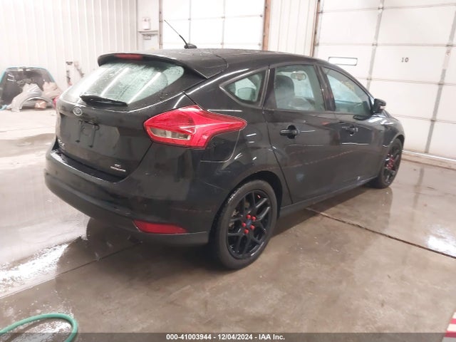 Ford FOCUS SE 2016 1FADP3K25GL325982 Image 4