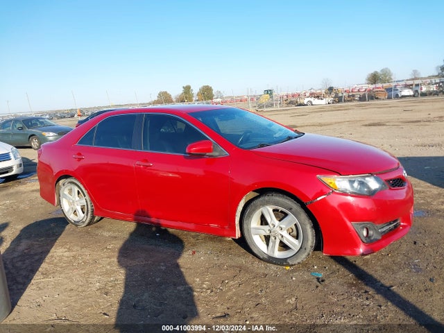 4T1BF1FK2EU856174 Toyota CAMRY SE