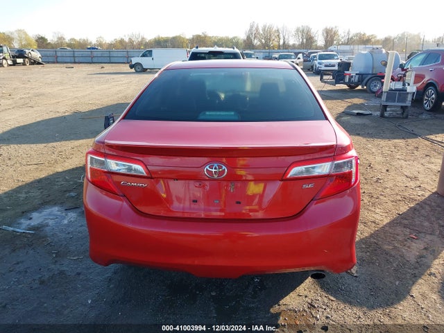 4T1BF1FK2EU856174 Toyota CAMRY SE