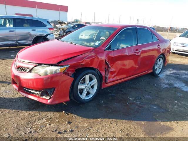 4T1BF1FK2EU856174 Toyota CAMRY SE
