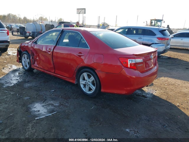 4T1BF1FK2EU856174 Toyota CAMRY SE