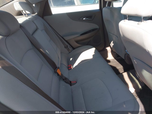 1G1ZD5STXJF110173 Chevrolet MALIBU LT