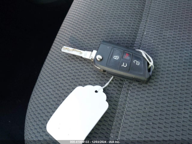 3VW217AU2HM006145 Volkswagen Golf Tsi S 4-door