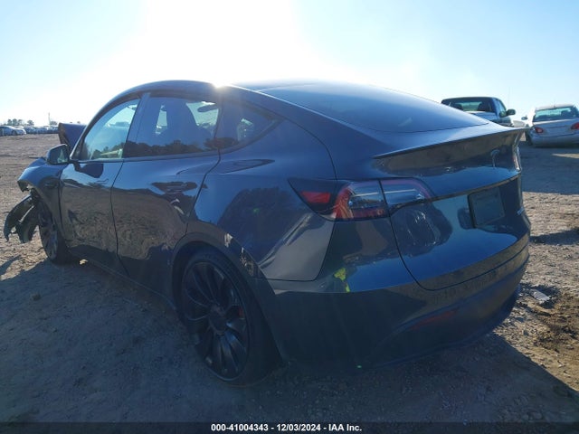 2023 TESLA MODEL Y 7SAYGDEF6PF865153 Photo 2
