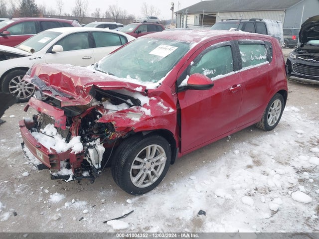 Chevrolet Sonic Lt Auto 2016 1G1JC6SGXG4103298 Image 2