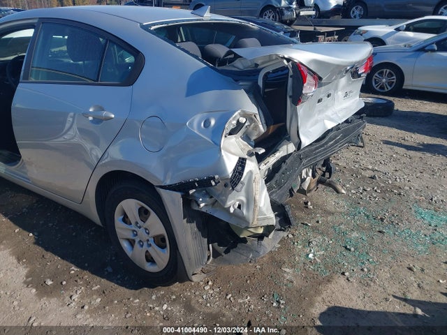 KIA FORTE LX 2017 3KPFL4A75HE069208 Image 19