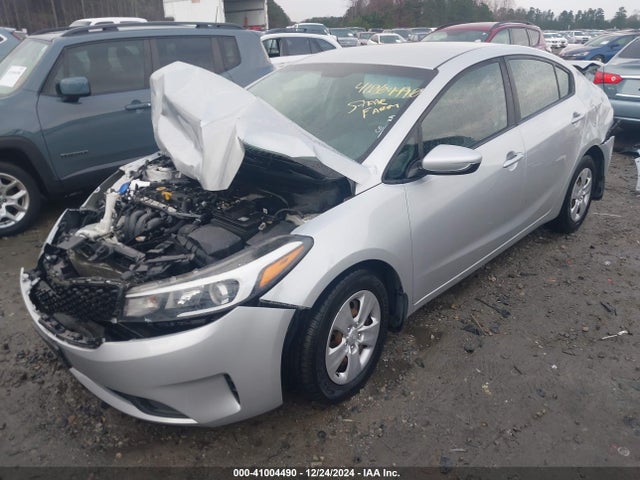 KIA FORTE LX 2017 3KPFL4A75HE069208 Image 2