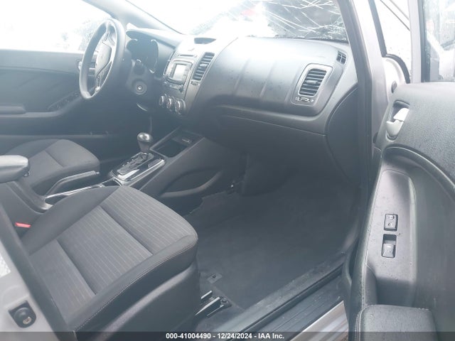 KIA FORTE LX 2017 3KPFL4A75HE069208 Image 5