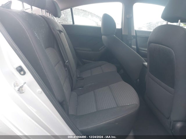 KIA FORTE LX 2017 3KPFL4A75HE069208 Image 8