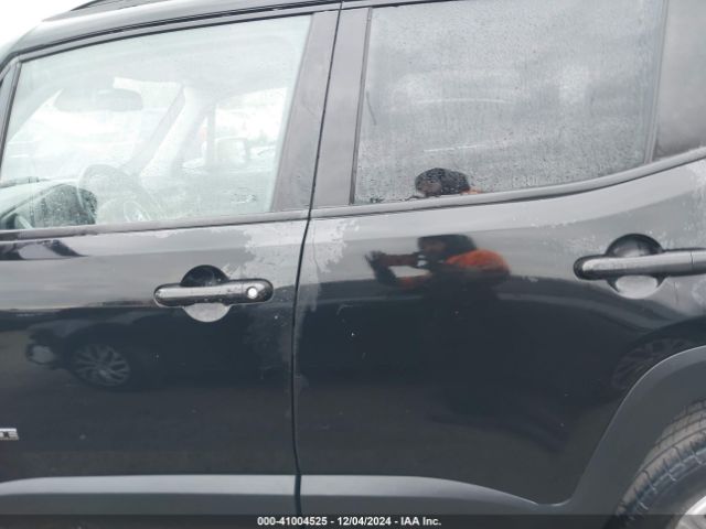 ZACCJBDBXJPH05577 Jeep Renegade Limited 4x4