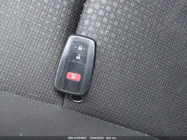 JTDL9RFU0K3006321 Toyota Prius Le
