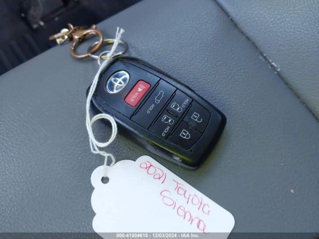 5TDYRKEC6MS066370 Toyota SIENNA XLE