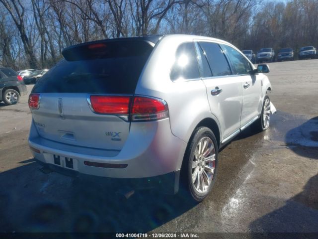 2LMDJ8JK2EBL14672 Lincoln MKX