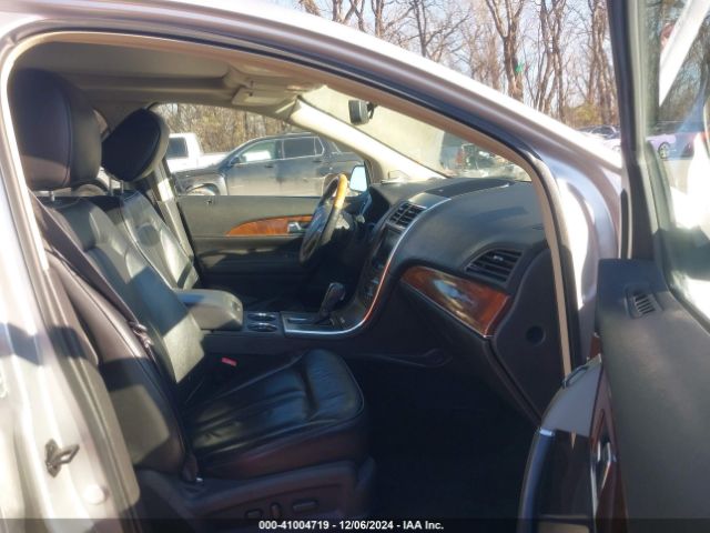 2LMDJ8JK2EBL14672 Lincoln MKX