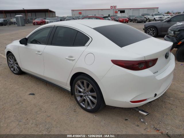 JM1BPACL1M1318242 Mazda MAZDA3