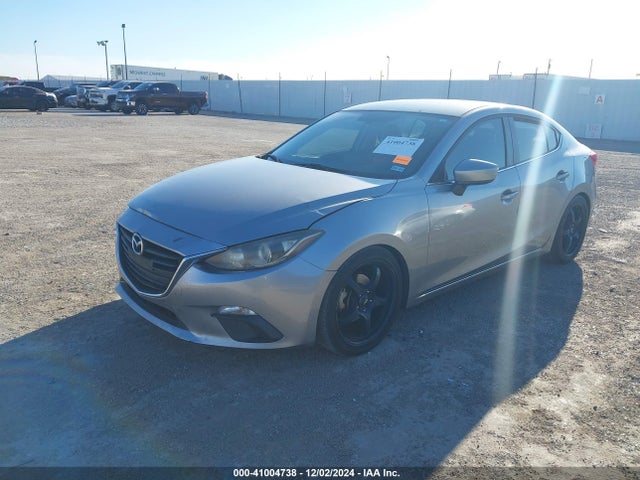 Mazda Mazda3 I Touring 2014 JM1BM1V72E1126838 Image 2