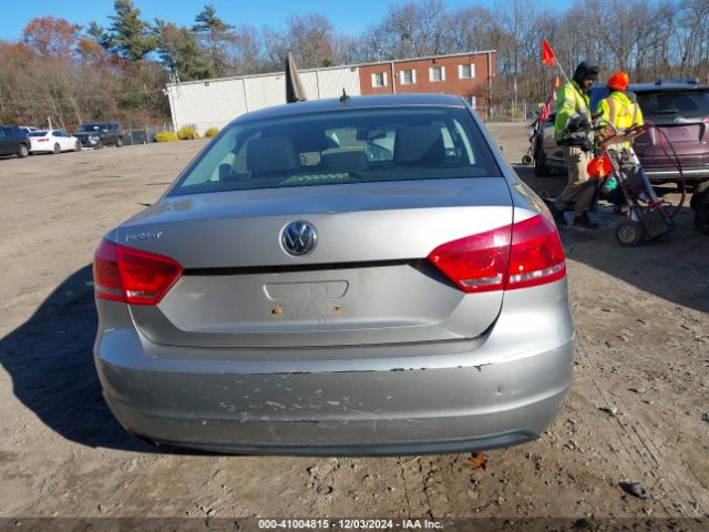 1VWAP7A30EC008863 Volkswagen Passat 2.5l S