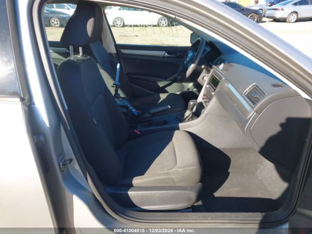 1VWAP7A30EC008863 Volkswagen Passat 2.5l S