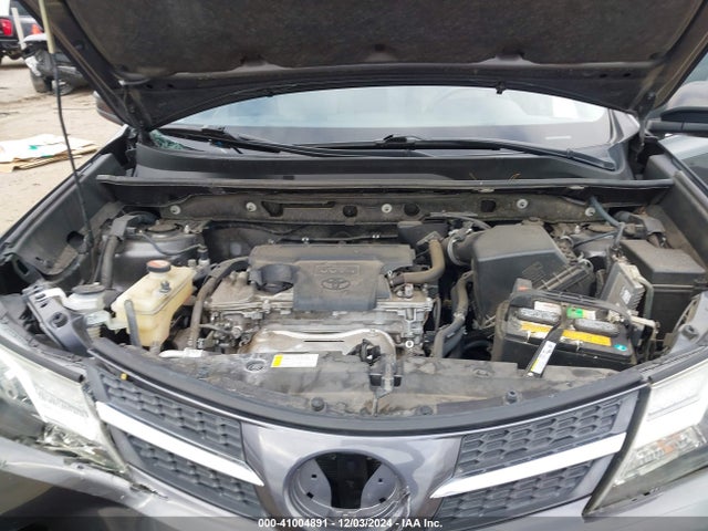 JTMZFREV2FJ057088 Toyota RAV4 LE