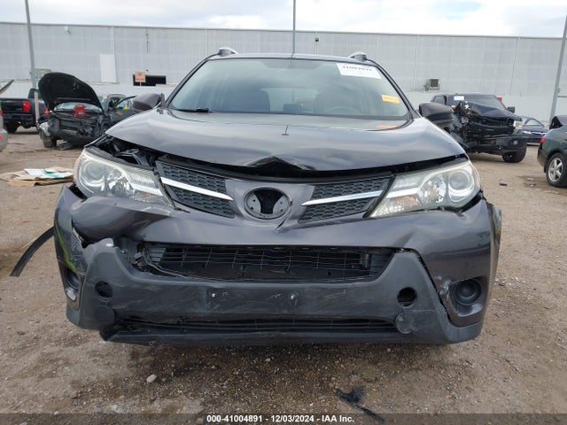 JTMZFREV2FJ057088 Toyota RAV4 LE