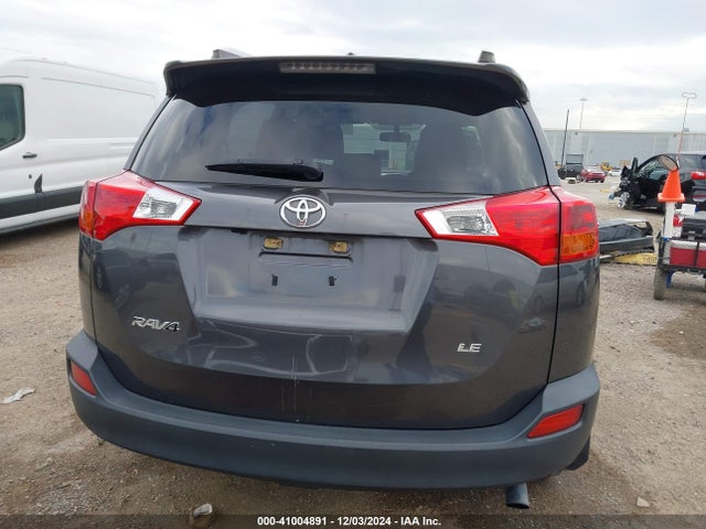 JTMZFREV2FJ057088 Toyota RAV4 LE