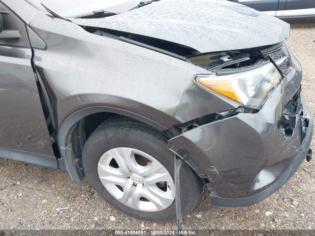 JTMZFREV2FJ057088 Toyota RAV4 LE