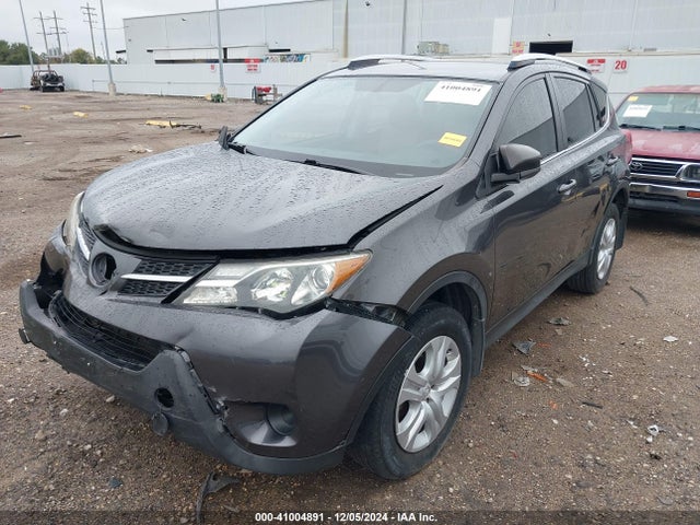 JTMZFREV2FJ057088 Toyota RAV4 LE